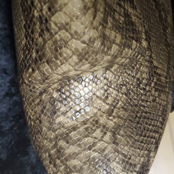 Gorgeous Raye Vegan Snakeskin 👢 Boots - Picture 9 of 12